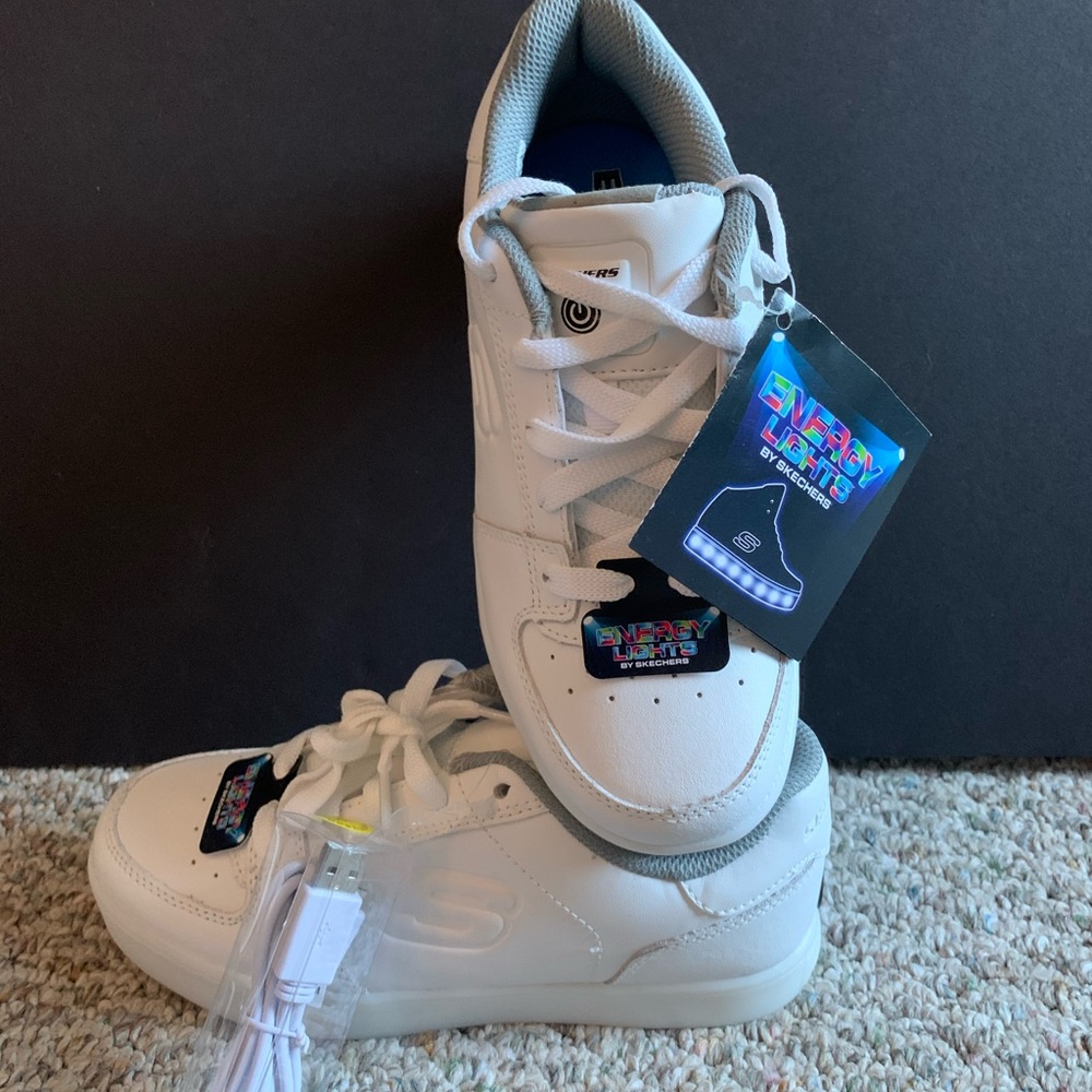 Skechers light up leather sneakers (unisex) - Picture 2 of 8